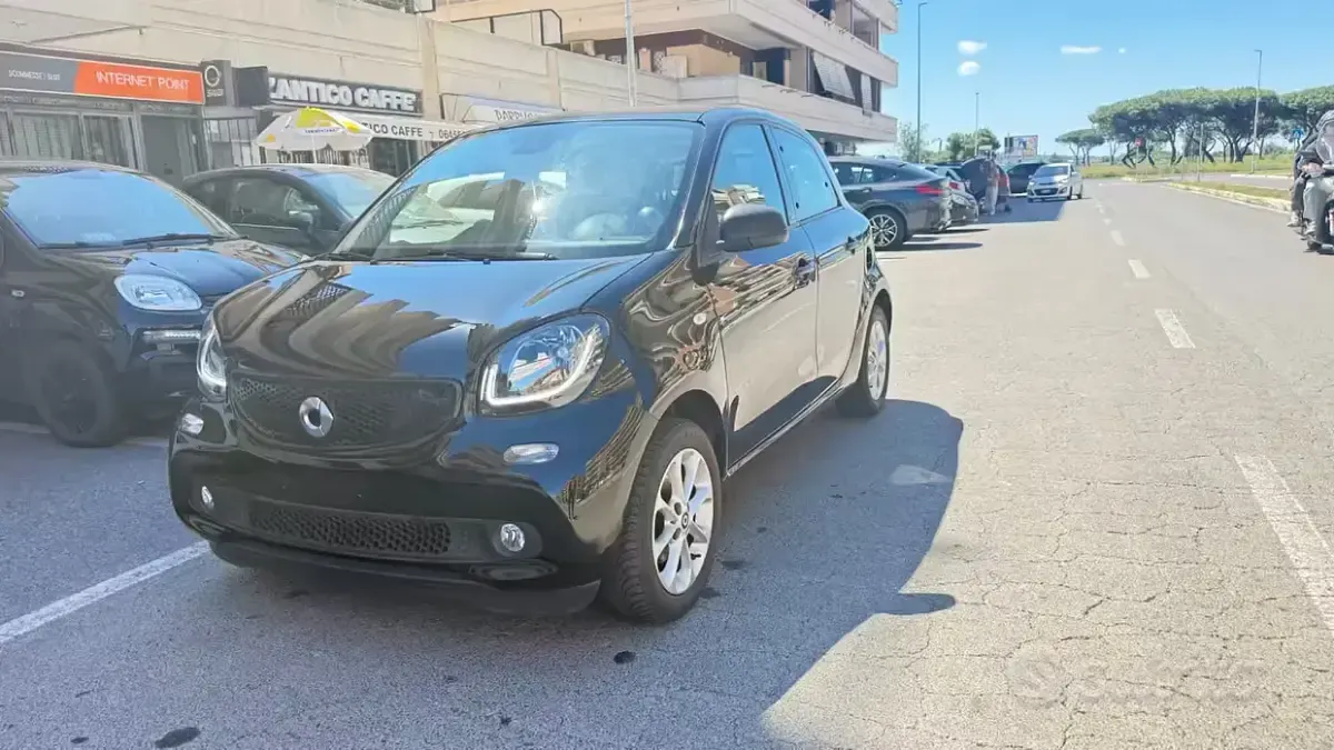 Usata Smart ForFour Passion 90 CV (66 kW) 2018 Nero Utilitaria