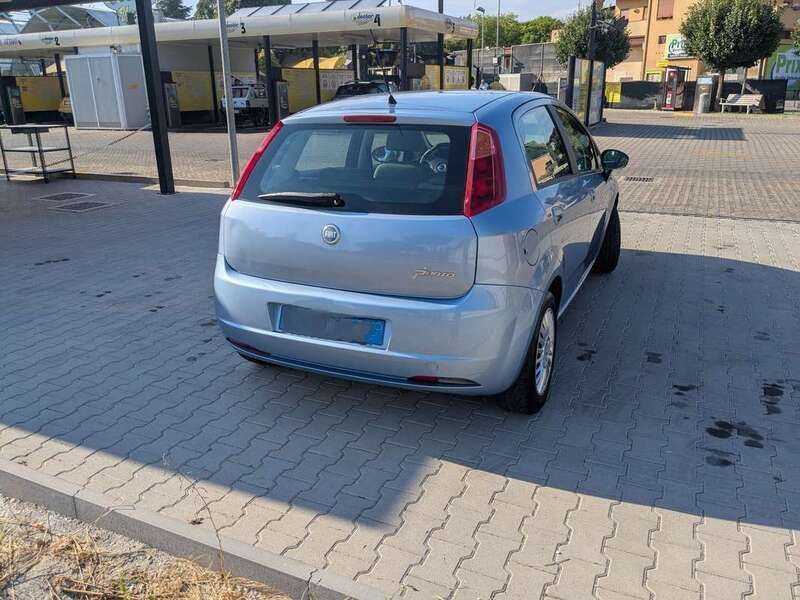 Blu/azzurro Usata 2006 Fiat Grande Punto Dynamic Due volumi | 1200 € (Super prezzo) - Immagine 1/4