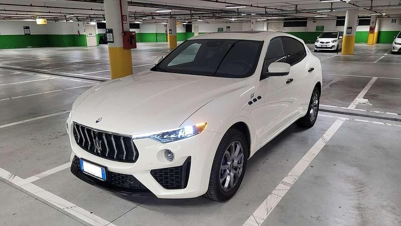 Begagnad Maserati Levante GT 330 HK (242 kW) 2022 Vit SUV