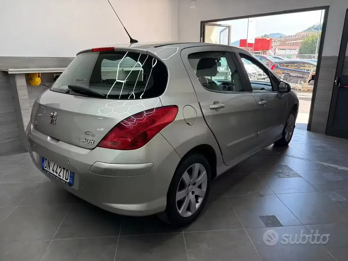 Usata Peugeot 308 109 CV (80 kW) 2008 Grigio Berlina