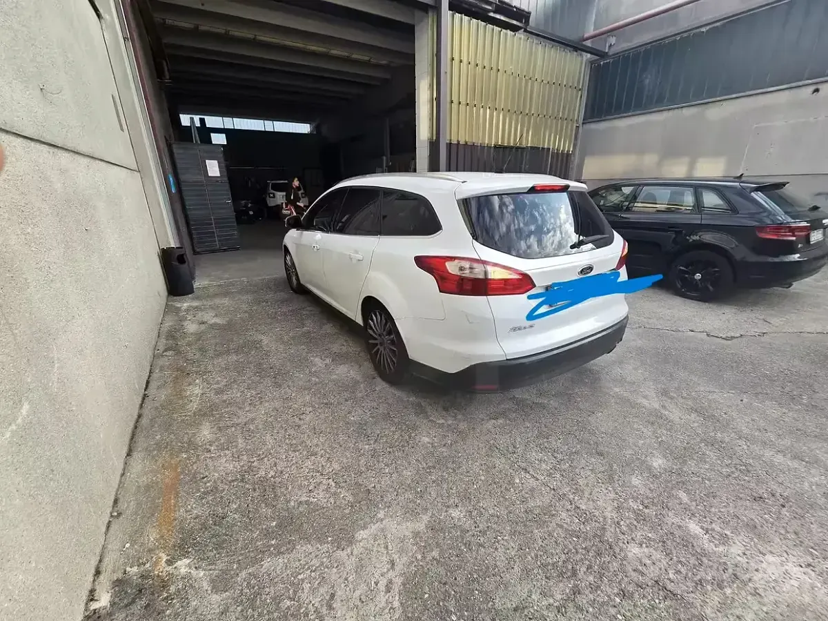 Usata Ford Focus 116 CV (85 kW) 2013 Bianco Berlina