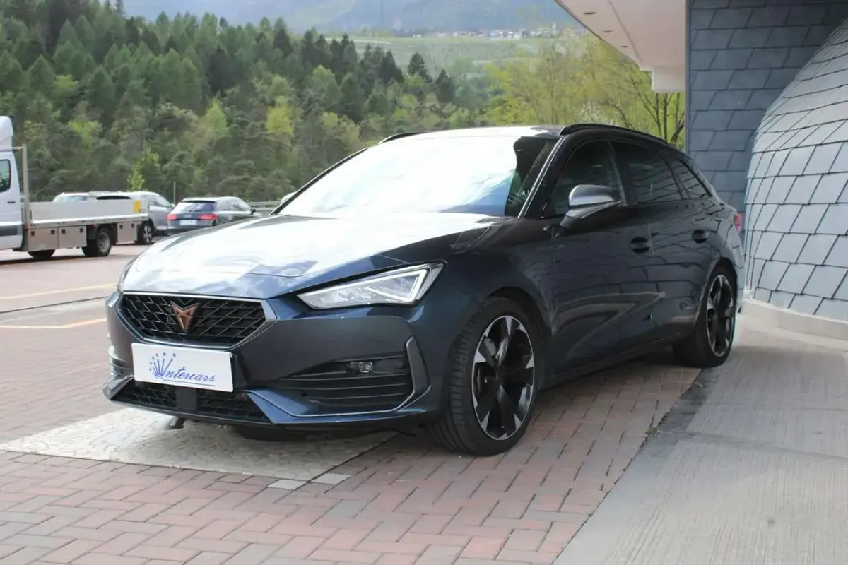 Usata Cupra Leon 150 CV (110 kW) 2023 Grigio Station wagon