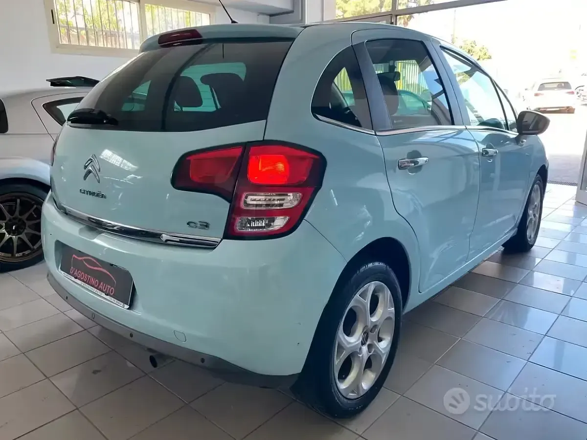 Begagnad Citroën C3 Exclusive 68 HK (50 kW) 2010 Blå Sedan