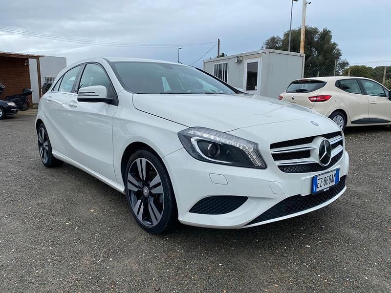 Usata Mercedes A180 110 CV (80 kW) 2015 Bianco Berlina