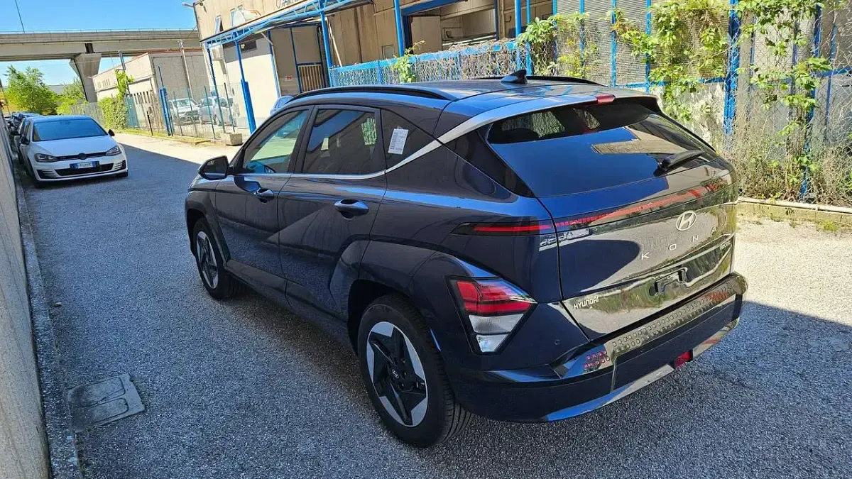 Nuova Hyundai Kona Eco 150 kW (204 CV) 2026 Sailing blue pearl SUV