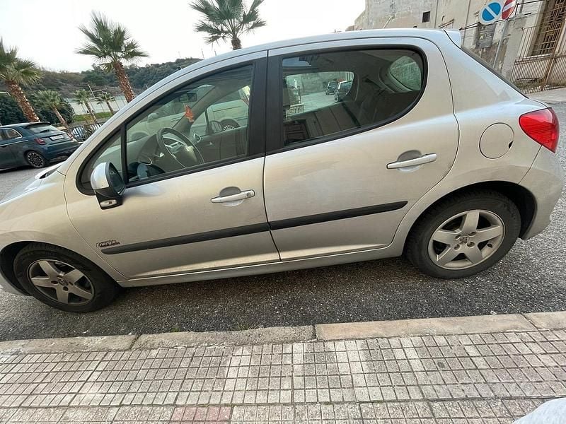 Usata Peugeot 207 75 CV (55 kW) 2008 Grigio Utilitaria