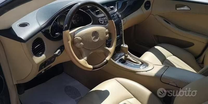 Usata Mercedes CLS320 224 CV (164 kW) 2007 Nero metallizzato Berlina