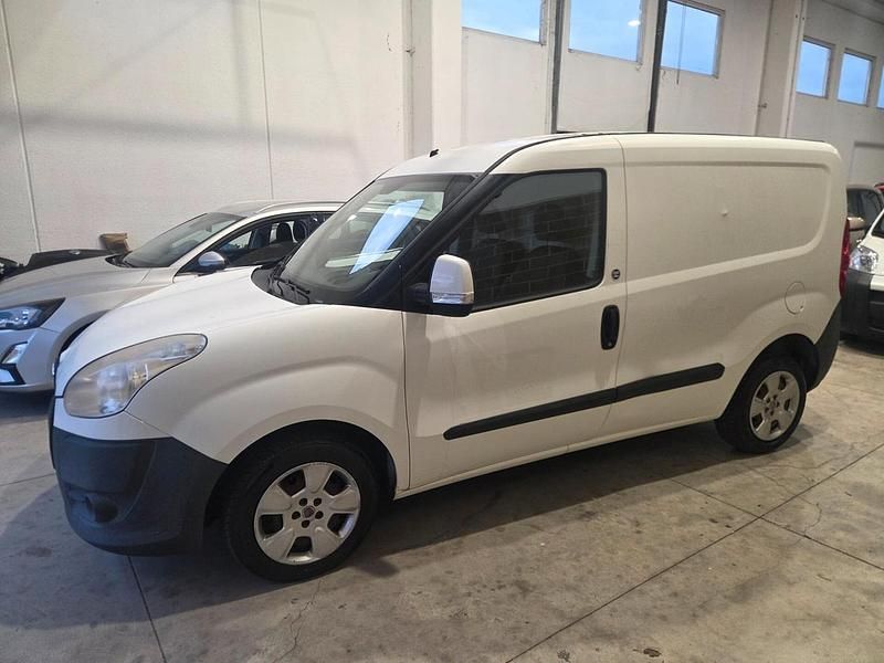 Usata Fiat Doblò 89 CV (65 kW) 2011 Bianco Monovolume