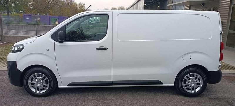 Usata Opel Vivaro-e Combi Enjoy 120 CV (88 kW) 2020 Bianco Monovolume