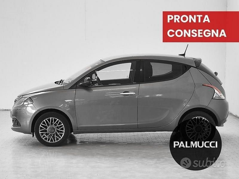 Usata Lancia Ypsilon Gold 70 CV (51 kW) 2023 Utilitaria