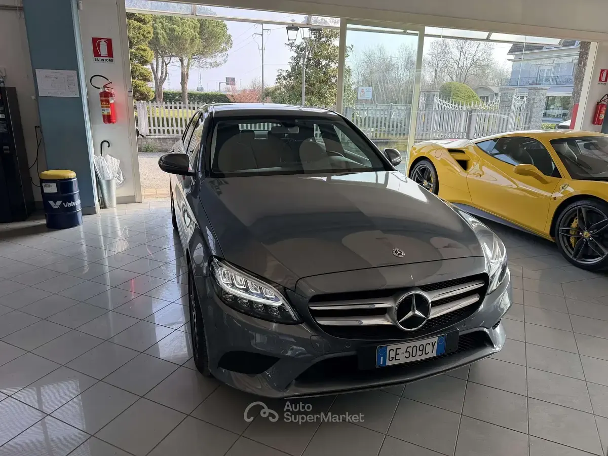 Usata Mercedes C220 Business 194 CV (142 kW) 2021 Grigio Berlina