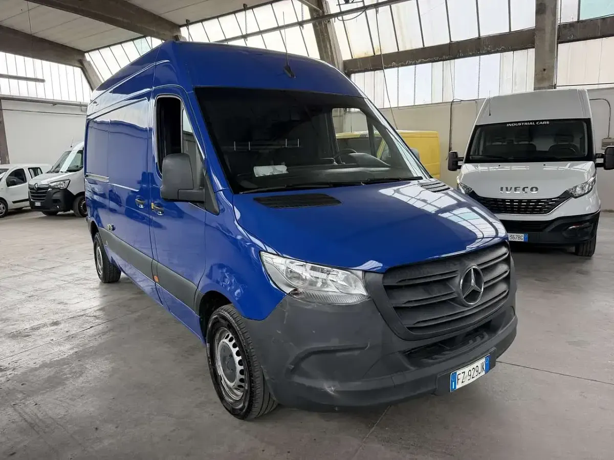 Usata Mercedes Sprinter 114 CV (83 kW) 2019 Blu/azzurro Furgone