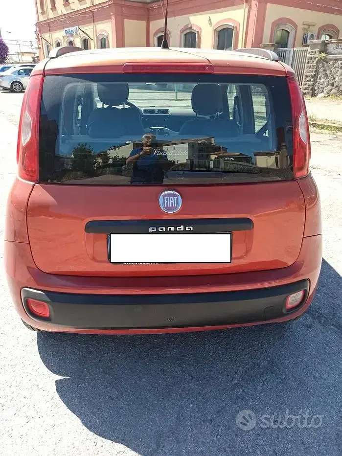 Usata Fiat Panda Lounge 86 CV (63 kW) 2012 Rosso Utilitaria