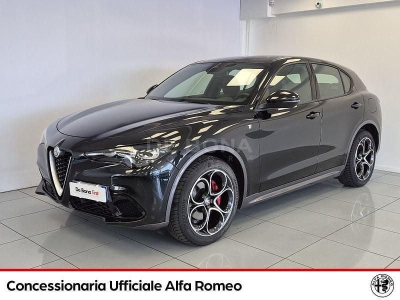 Nero vulcano Usata 2024 Alfa Romeo Stelvio Ti SUV | 38.800 € (Molto cara) - Immagine 1/4