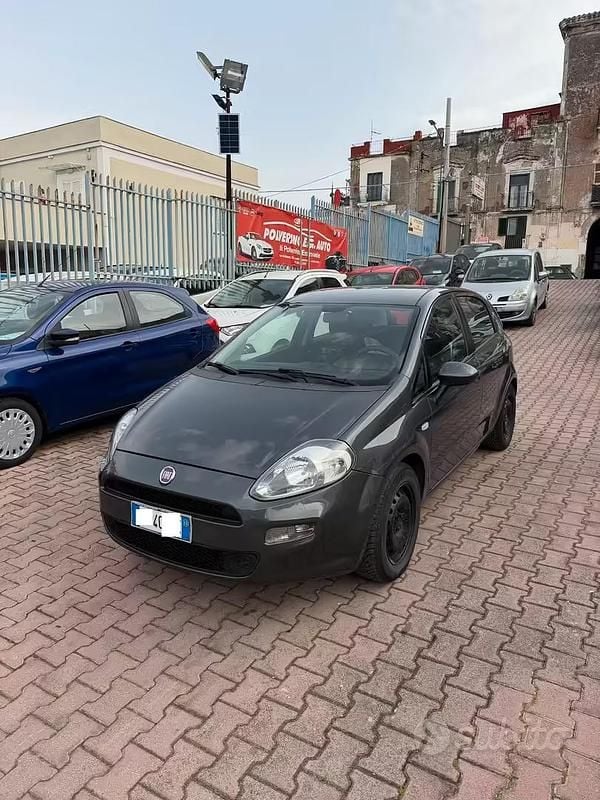 Usata Fiat Punto Lounge 77 CV (56 kW) 2013 Grigio Utilitaria