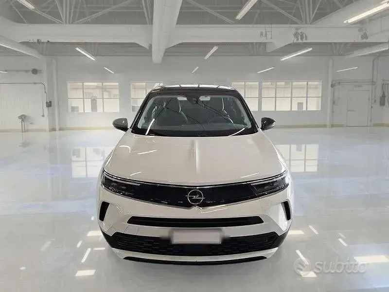 Usata Opel Mokka Edition 101 CV (74 kW) 2023 Bianco SUV