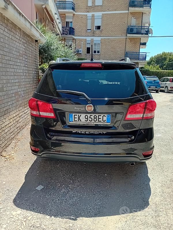 Usata Fiat Freemont 140 CV (102 kW) 2011 Nero SUV