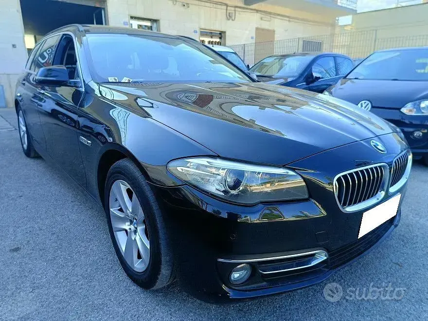 Usata BMW 520 Luxury Line 184 CV (135 kW) 2013 Nero Station wagon