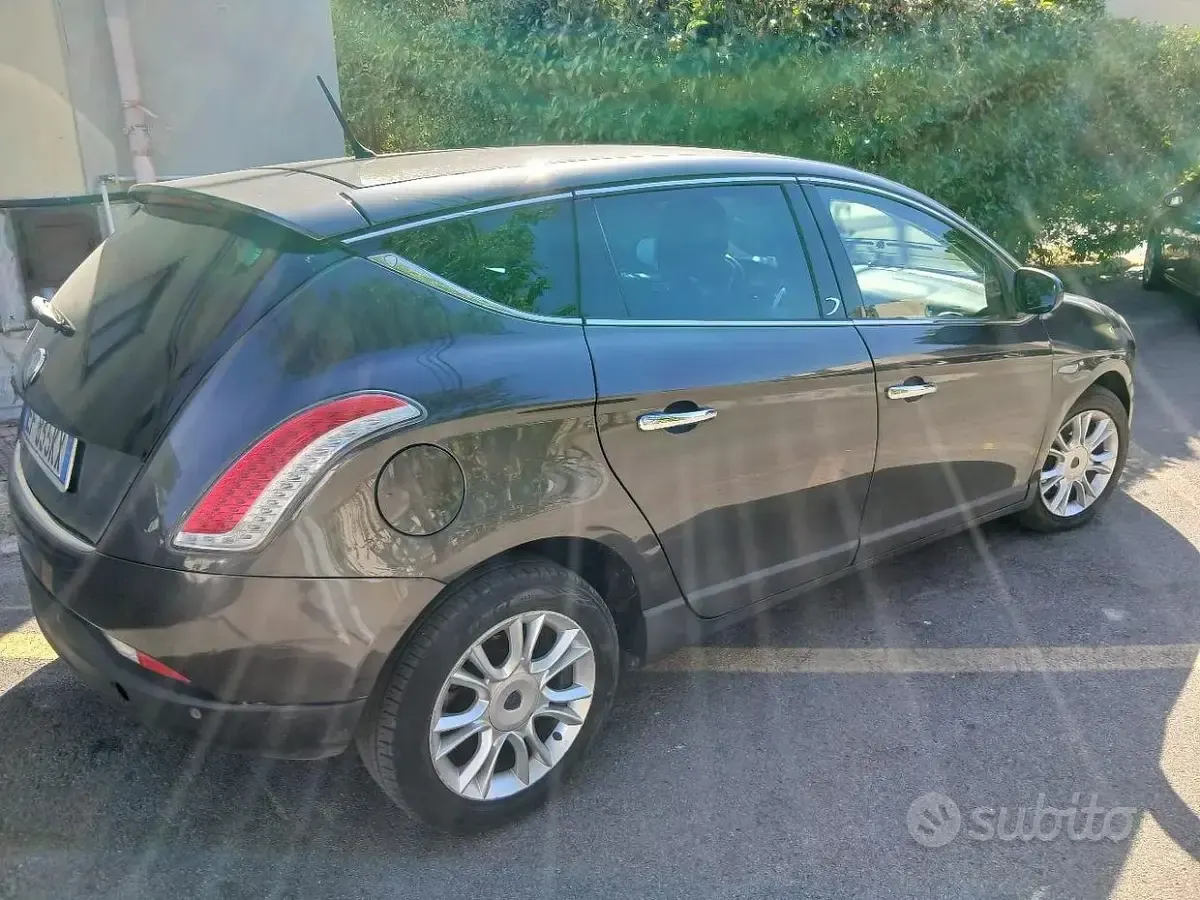 Usata Lancia 2000 2011 Grigio Berlina