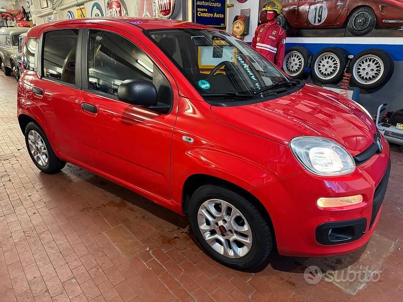 Usata Fiat Panda Lounge 70 CV (51 kW) 2018 Rosso Berlina