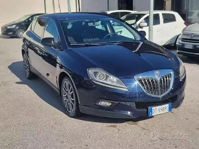 Usata Lancia Delta 120 CV (88 kW) 2009 Blu Utilitaria