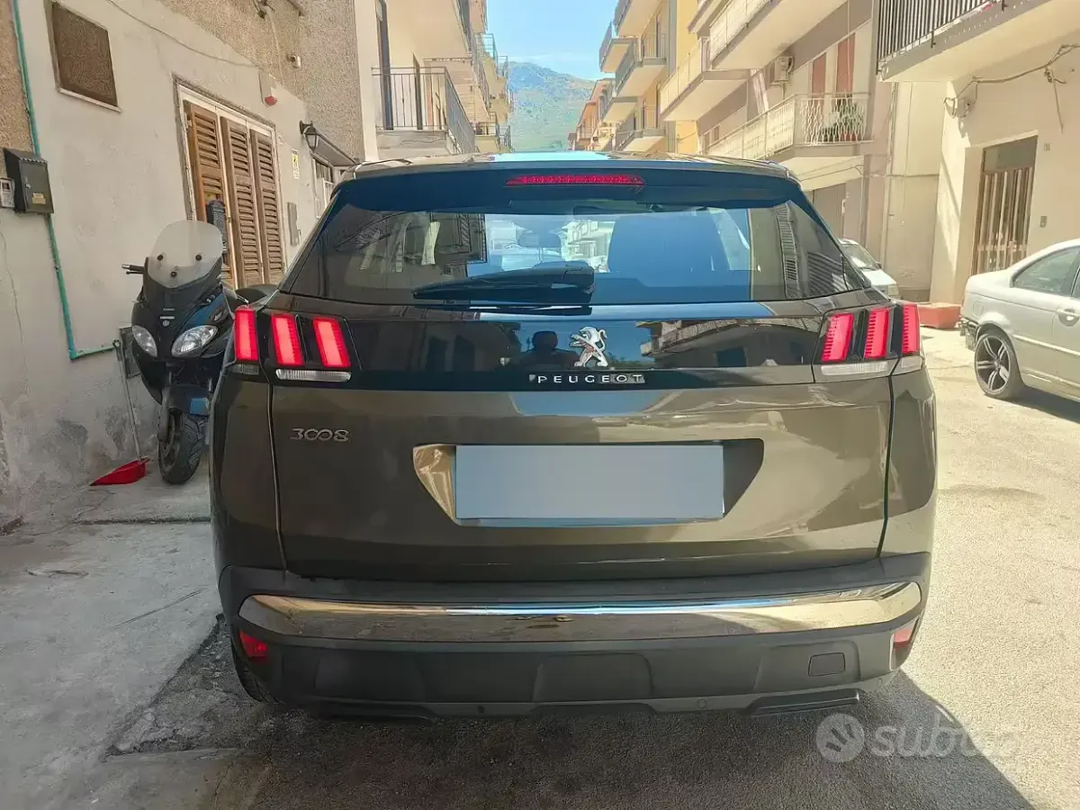 Usata Peugeot 3008 150 CV (110 kW) 2020 Grigio SUV