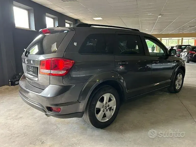 Usata Fiat Freemont 140 CV (102 kW) 2014 Grigio SUV