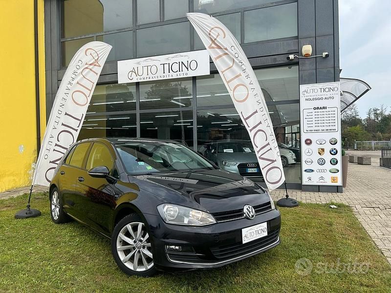 Nero Usata 2013 VW Golf VII Highline Tre volumi | 8999 € (Buon prezzo) - Immagine 1/4