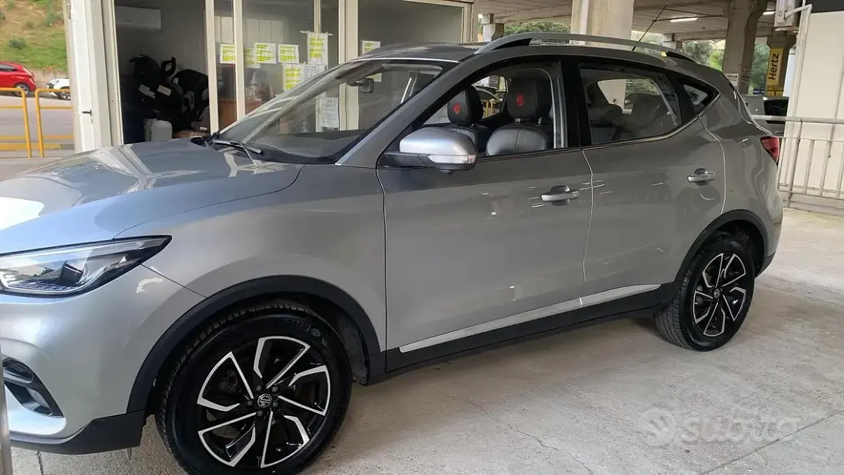 Usata MG ZS Luxury 111 CV (81 kW) 2022 Grigio SUV