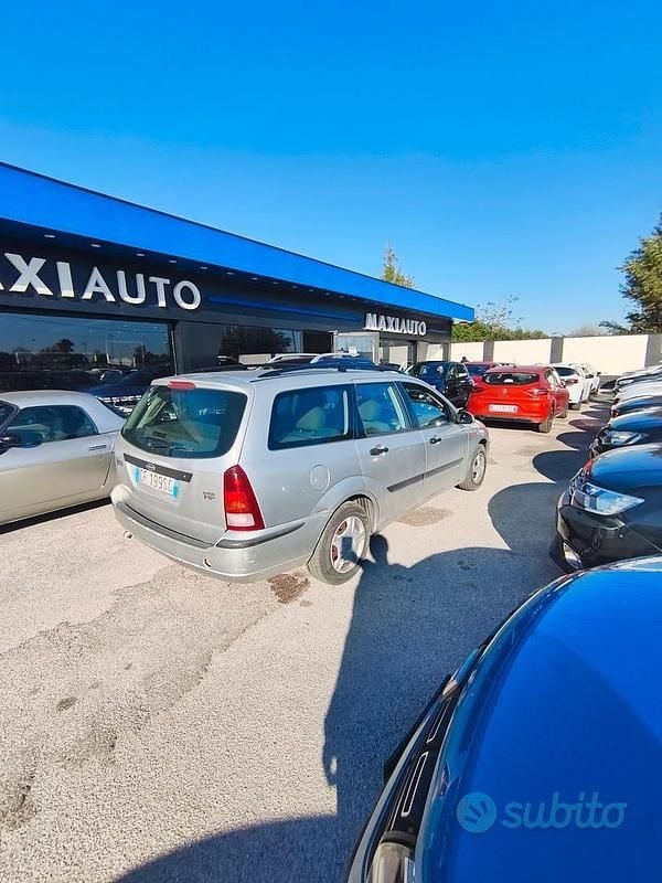 Begagnad Ford Focus 100 HK (73 kW) 2003 Sedan
