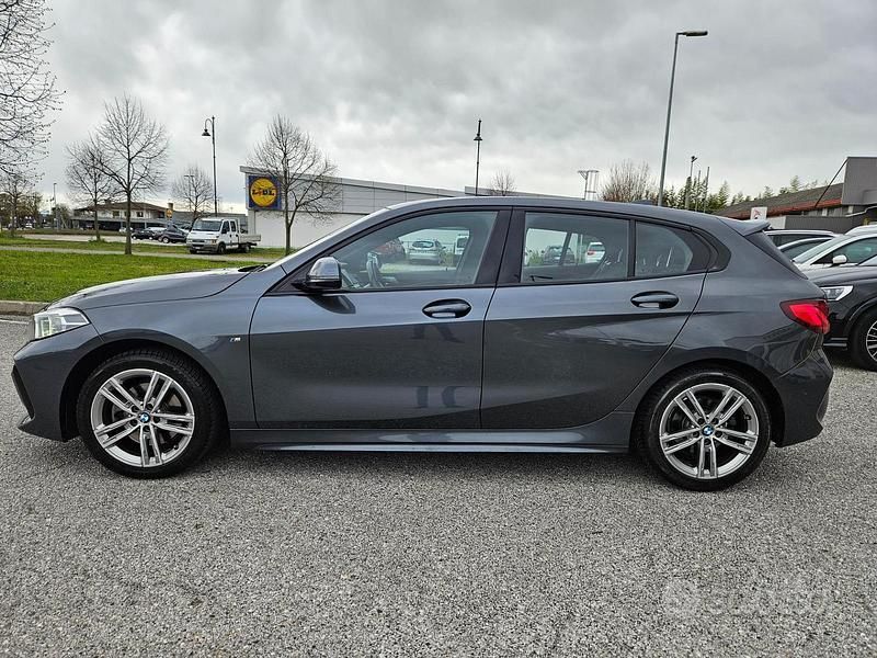 Usado BMW 118 M Sport 150 CV (110 kW) 2021 Gris Utilitario