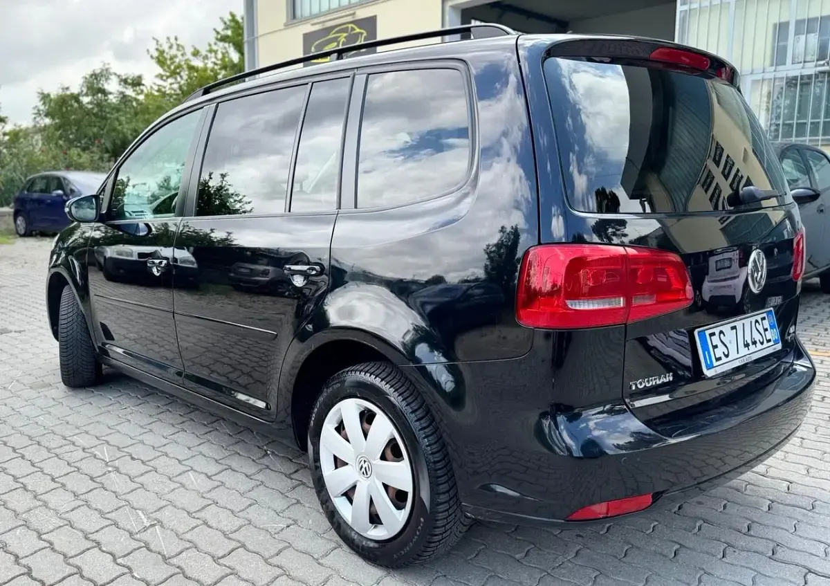 Usata VW Touran Highline 149 CV (109 kW) 2013 Nero Monovolume