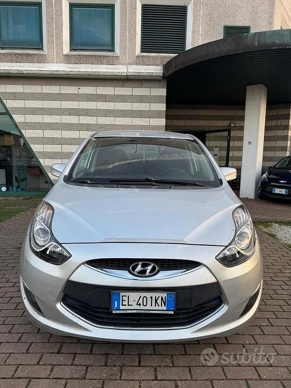 Grigio Usata 2012 Hyundai ix20 Style Due volumi | 4500 € (Buon prezzo) - Immagine 1/4