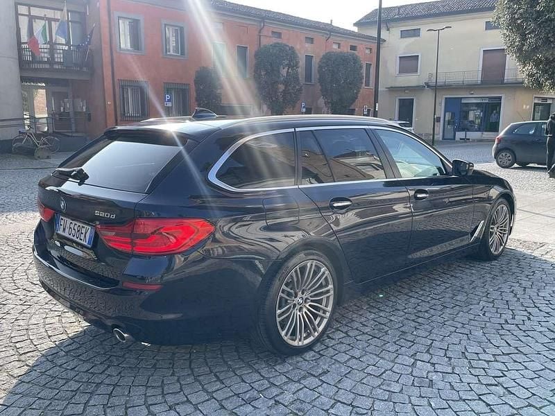 Usata BMW 520 Luxury Line 190 CV (139 kW) 2018 Blu Station wagon