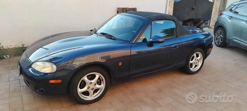 Blu Usata 2002 Mazda MX5 Cabrio | 9999 € (Buon prezzo) - Immagine 1/4