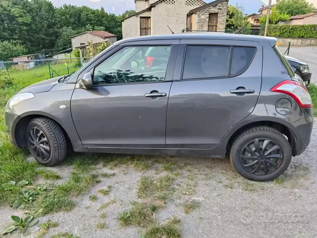 Usata Suzuki Swift 94 CV (69 kW) 2010 Grigio Utilitaria