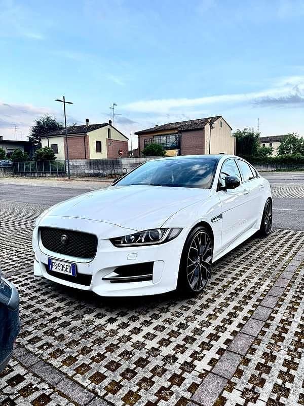 Usata Jaguar XE R-Sport 179 CV (131 kW) 2016 Berlina