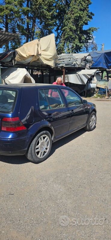 Usata VW Golf IV 64 CV (47 kW) 2000 Blu Berlina