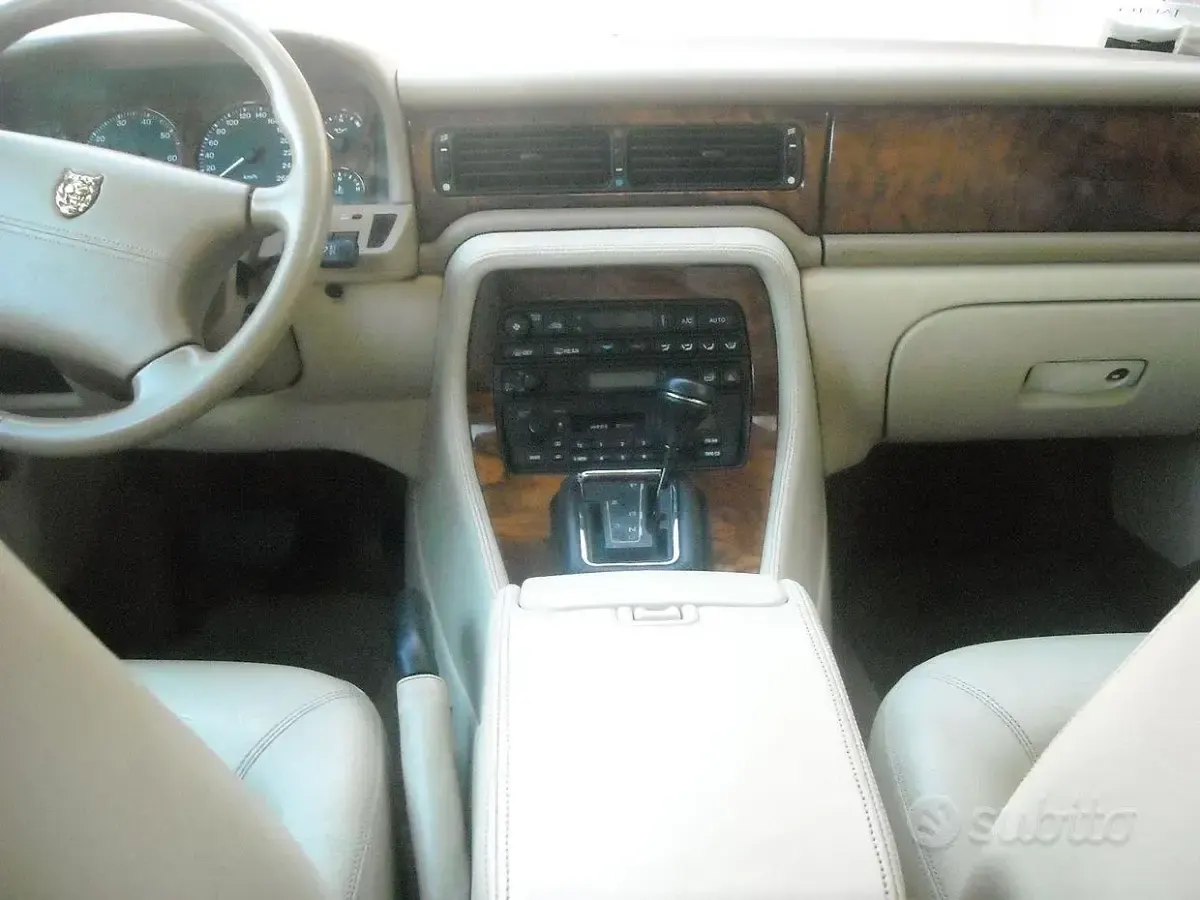 Usata Jaguar XJ 234 CV (172 kW) 1996 Verde Berlina