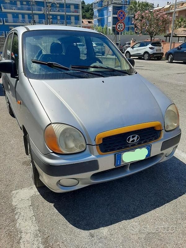Usata Hyundai Atos 59 CV (43 kW) 2003 Grigio Utilitaria