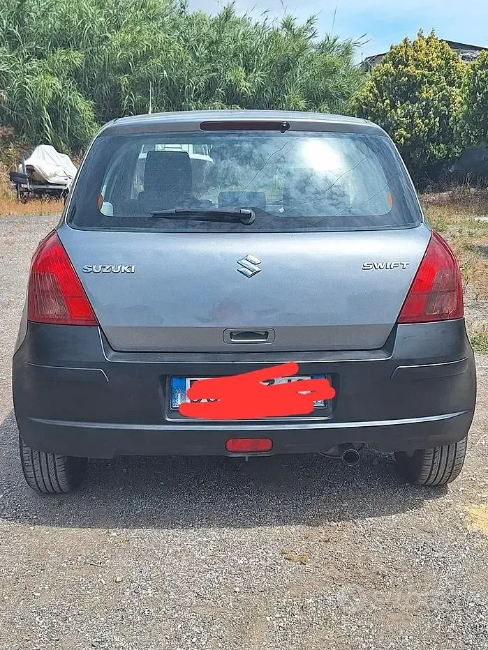 Usata Suzuki Swift 69 CV (50 kW) 2006 Grigio Utilitaria
