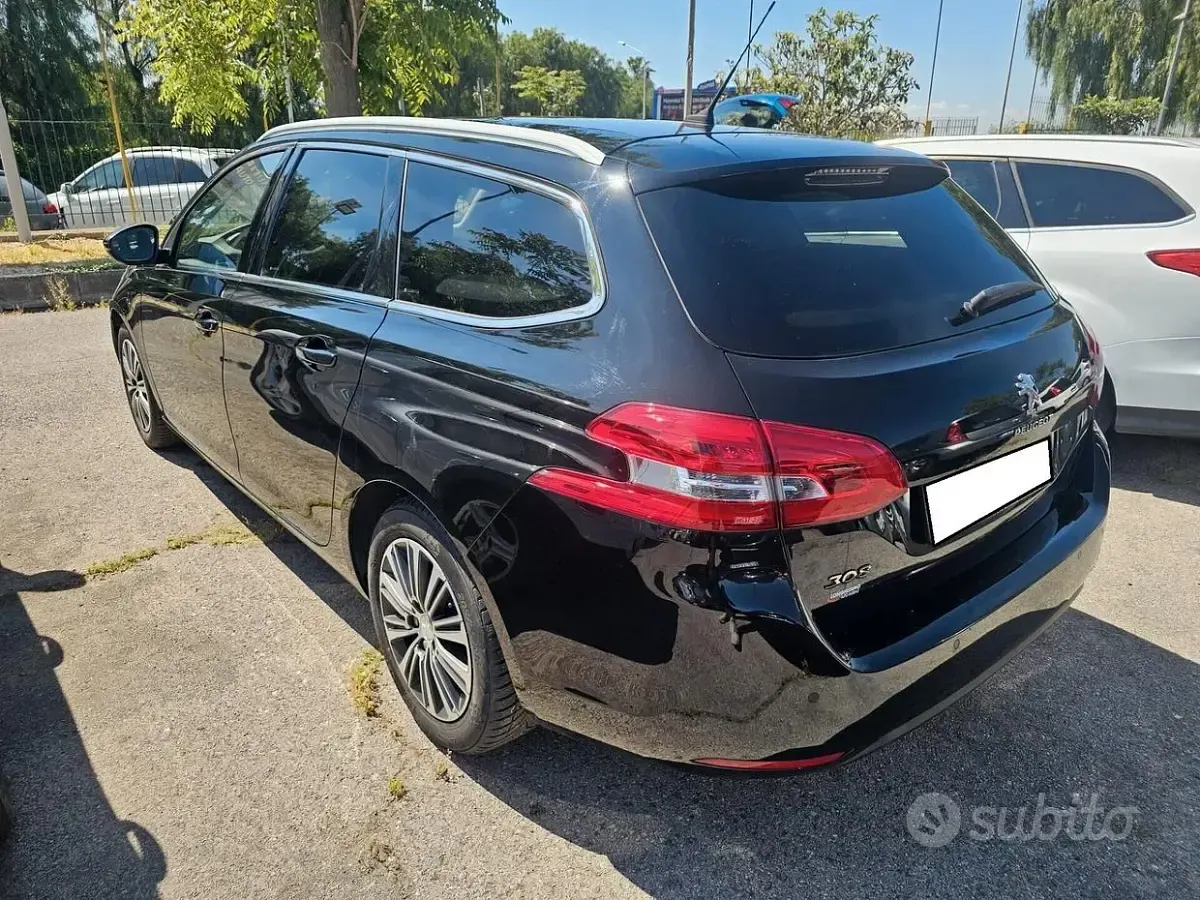 Usata Peugeot 308 Allure 131 CV (96 kW) 2021 Nero Station wagon