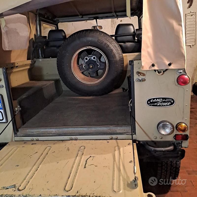 Usata Land Rover Defender 122 CV (89 kW) 2003 Beige Cabrio