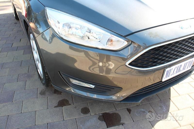 Usata Ford Focus Titanium 120 CV (88 kW) 2015 Grigio Station wagon