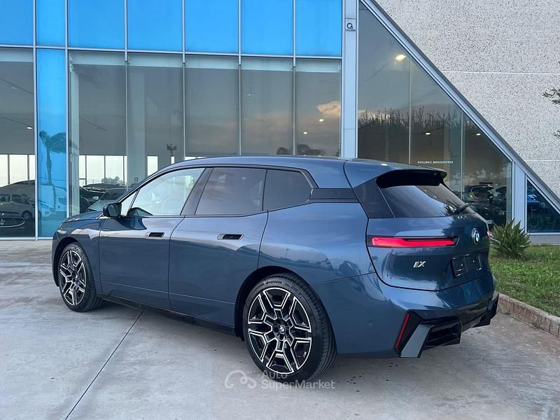 Nuova BMW iX M Sport 135 kW (184 CV) 2025 Blu SUV