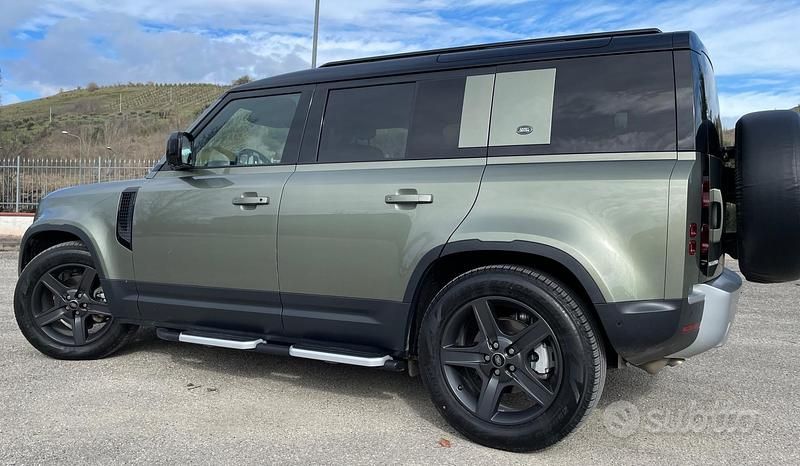 Usata Land Rover Defender SE 200 CV (147 kW) 2023 Verde SUV