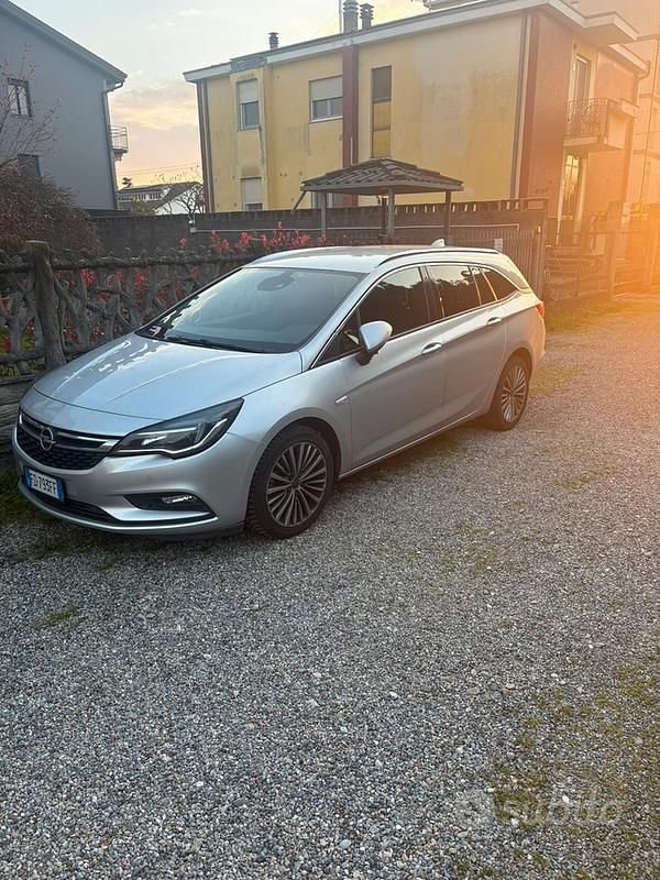 Usata Opel Astra Innovation 136 CV (100 kW) 2016 Grigio Station wagon