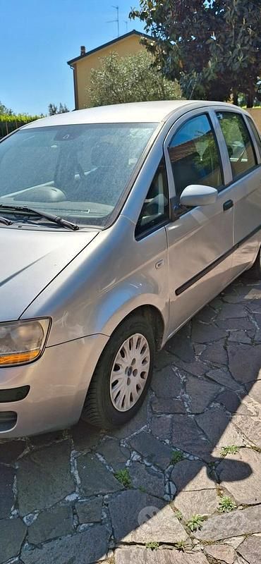 Usata Fiat Idea 80 CV (58 kW) 2005 Grigio Monovolume