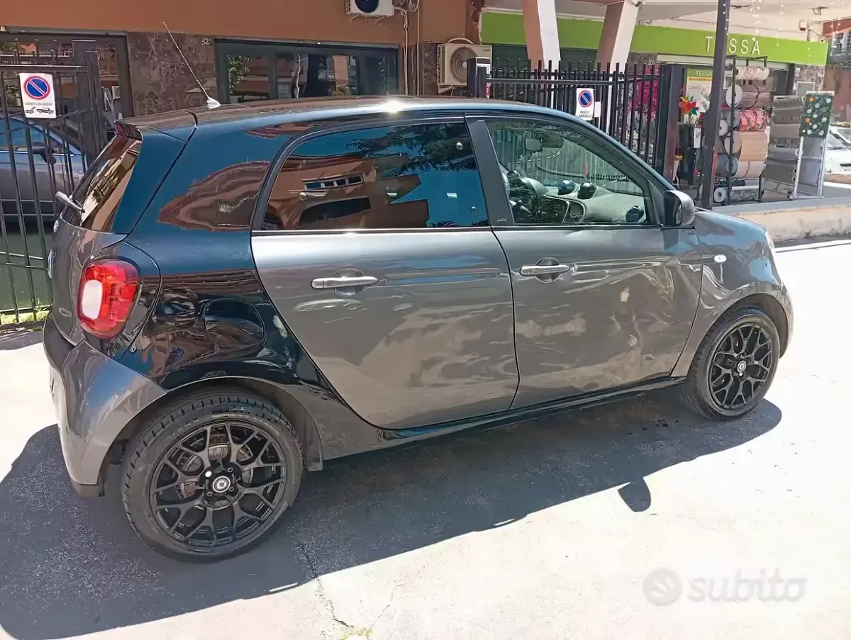 Usata Smart ForFour Passion 71 CV (52 kW) 2017 Grigio Utilitaria