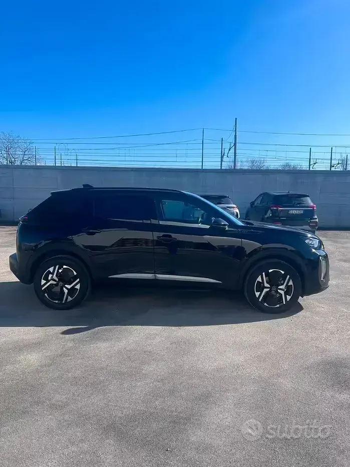 Usata Peugeot 2008 GT-line 131 CV (96 kW) 2024 SUV